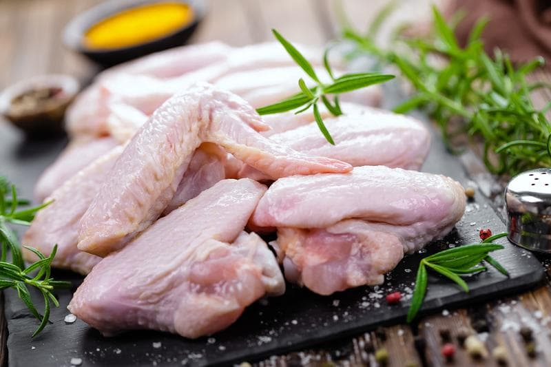 Skrzydełka z kurczaka surowe 800 g