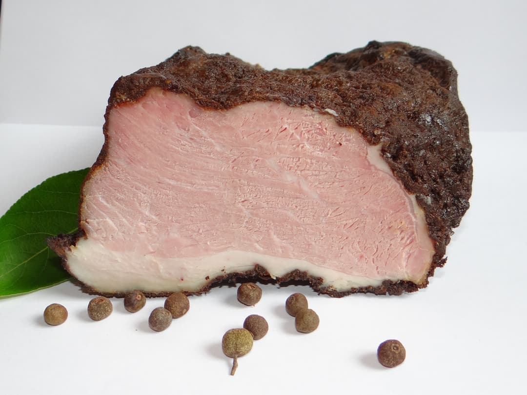 Szynka krucha w ziołach wędzona pieczona 500 g